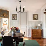 Beautiful 120M Near The Sainte-Chapelle